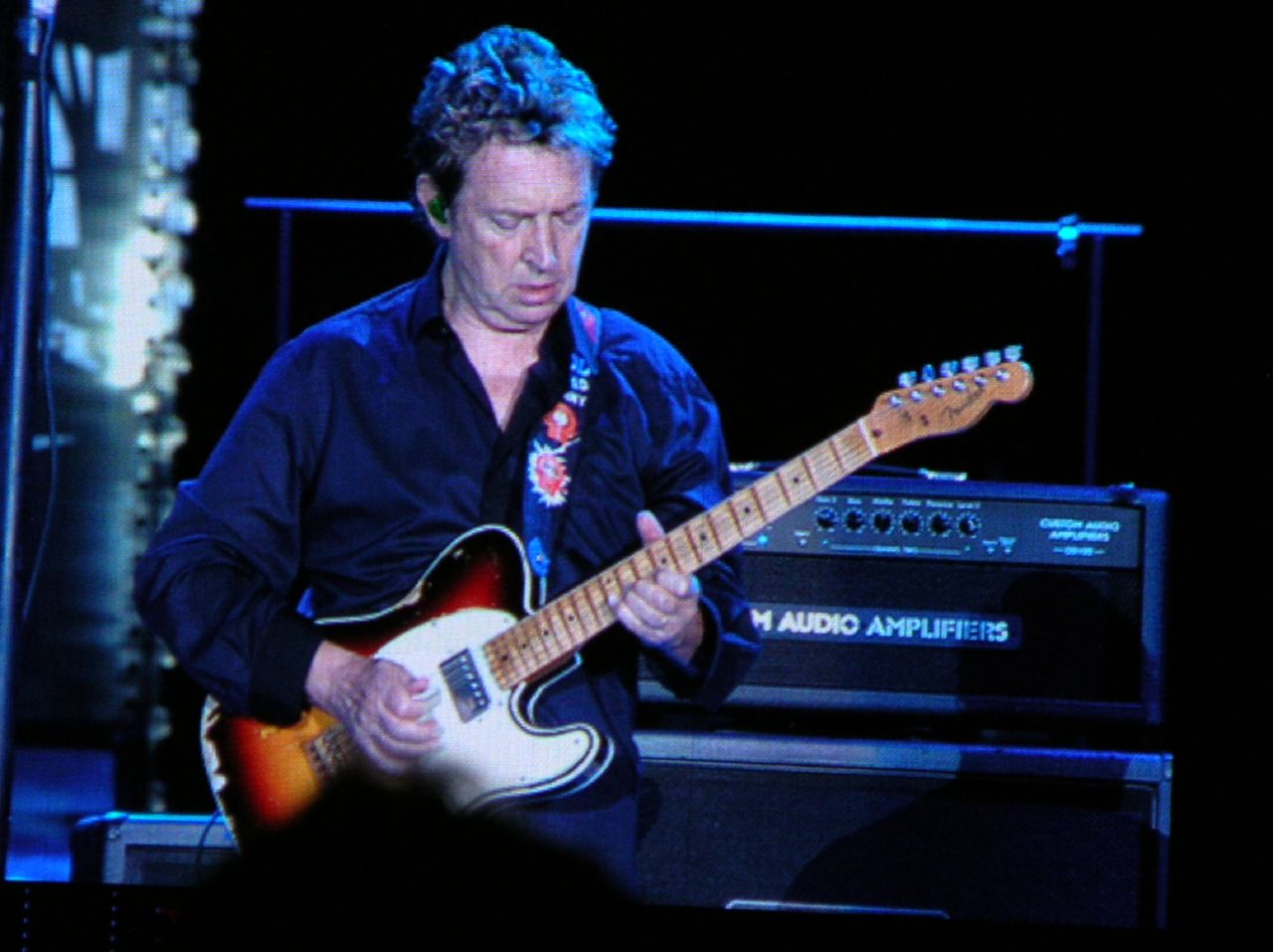 Andy Summers tocando guitarra com The Police em 2007