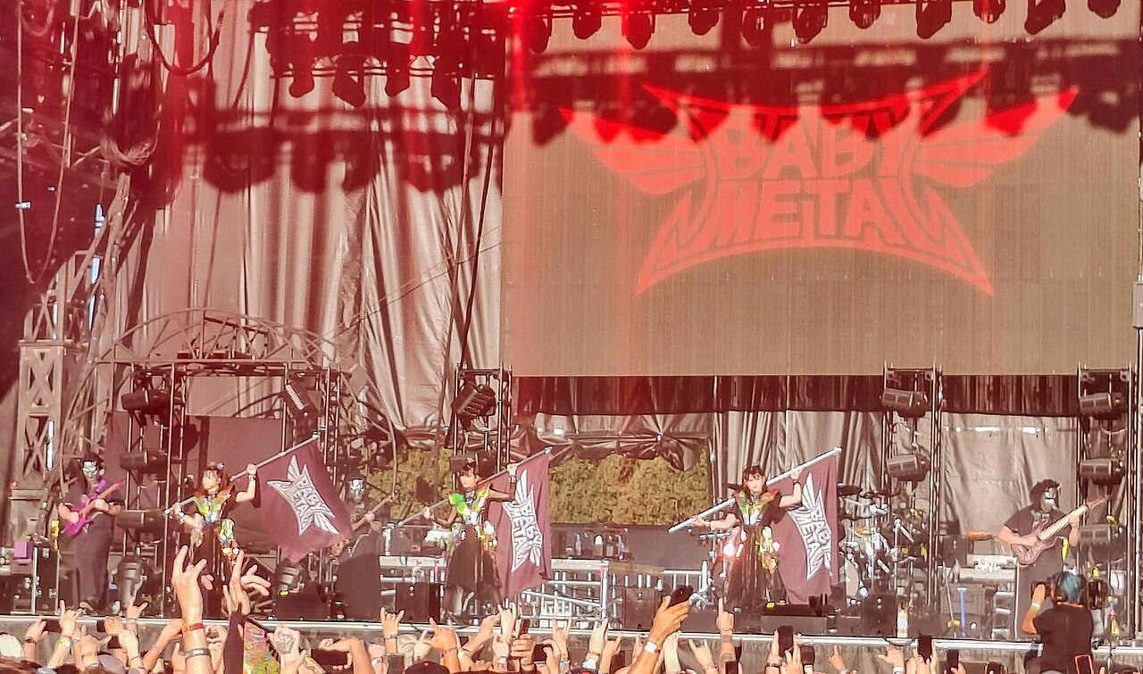 BABYMETAL em show