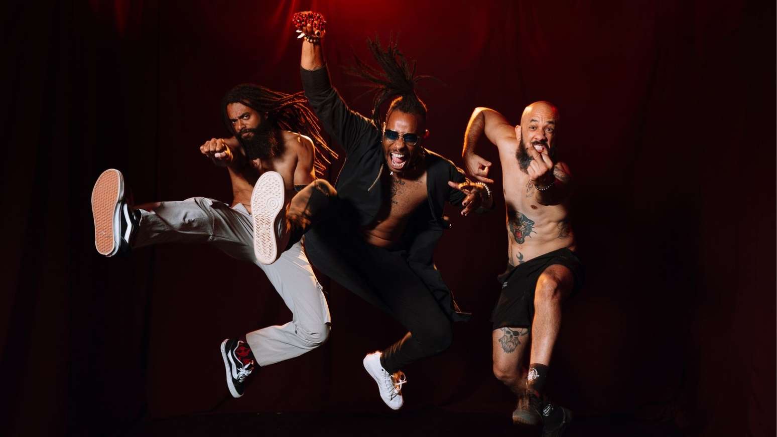 Black Pantera em foto promocional da fase do álbum Continental