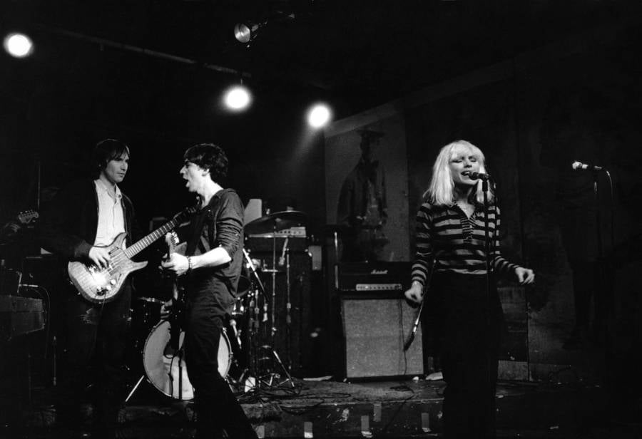 Blondie se apresentando no CBGB em 1977