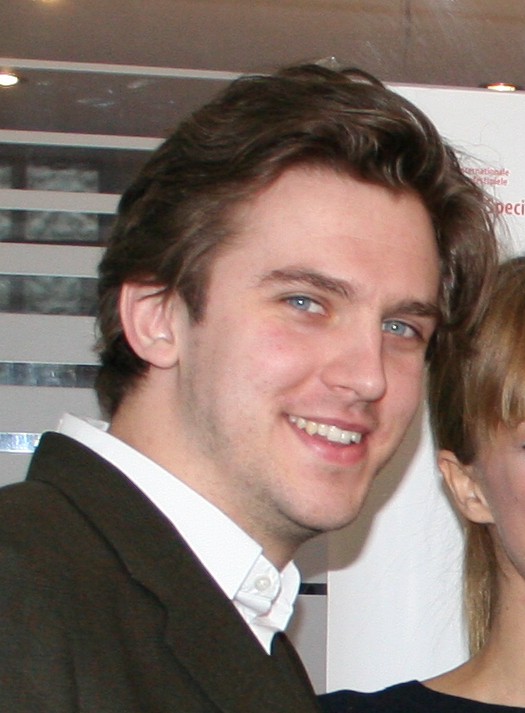 Dan Stevens, ator escalado como Alex Murphy e RoboCop na nova série do Prime Video