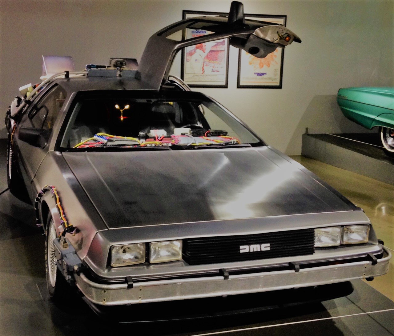 DeLorean de De Volta para o Futuro em exibição