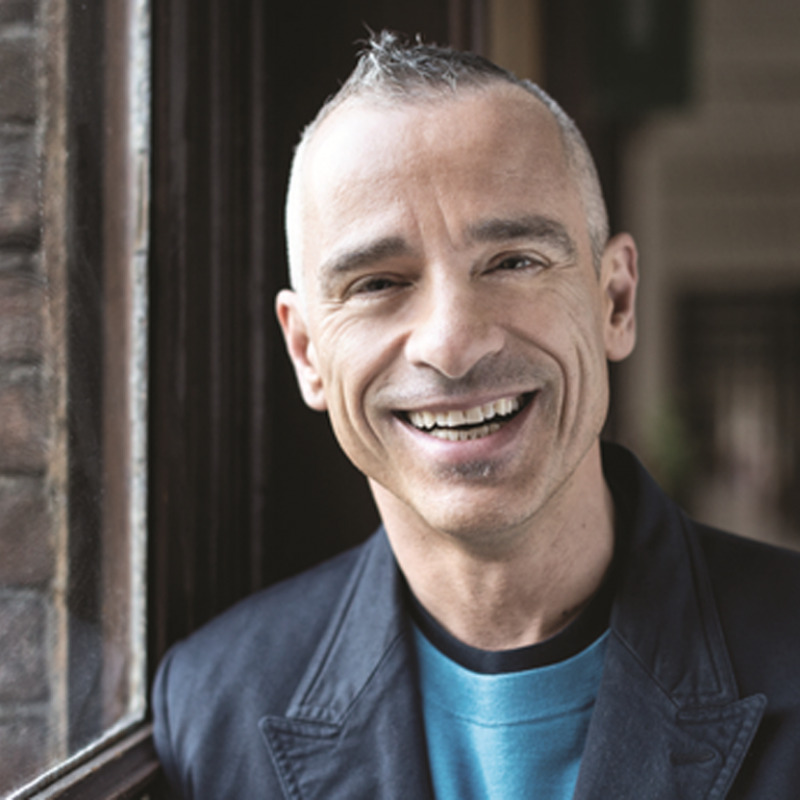Eros Ramazzotti em retrato promocional