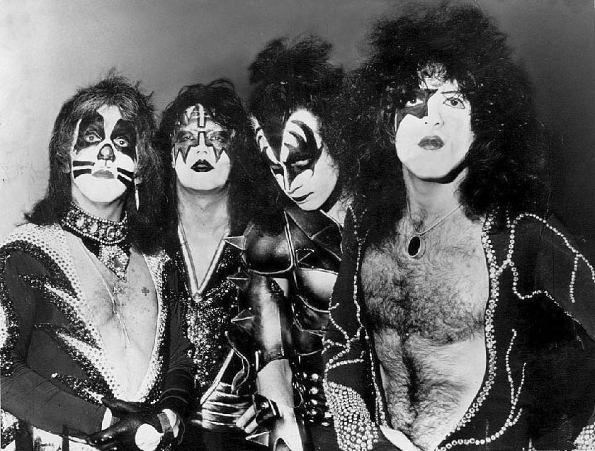 KISS com Paul Stanley, Gene Simmons, Peter Criss e Ace Frehley em 1976