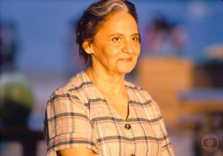 Laura Cardoso em retrato de divulgação