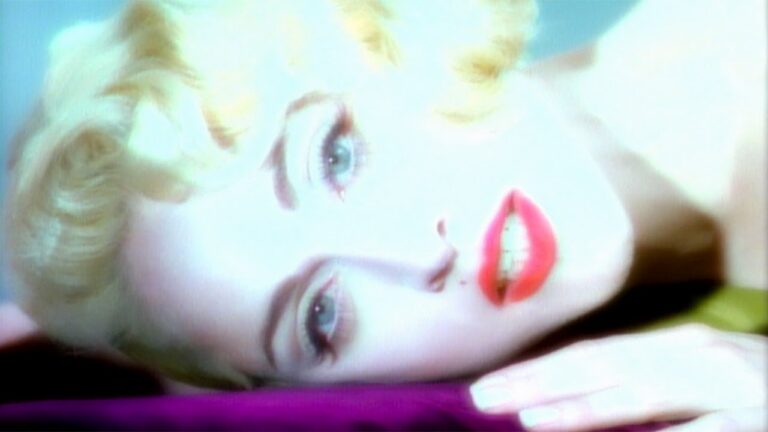 Videoclipes da MTV: Madonna em Express Yourself, dirigido por David Fincher.