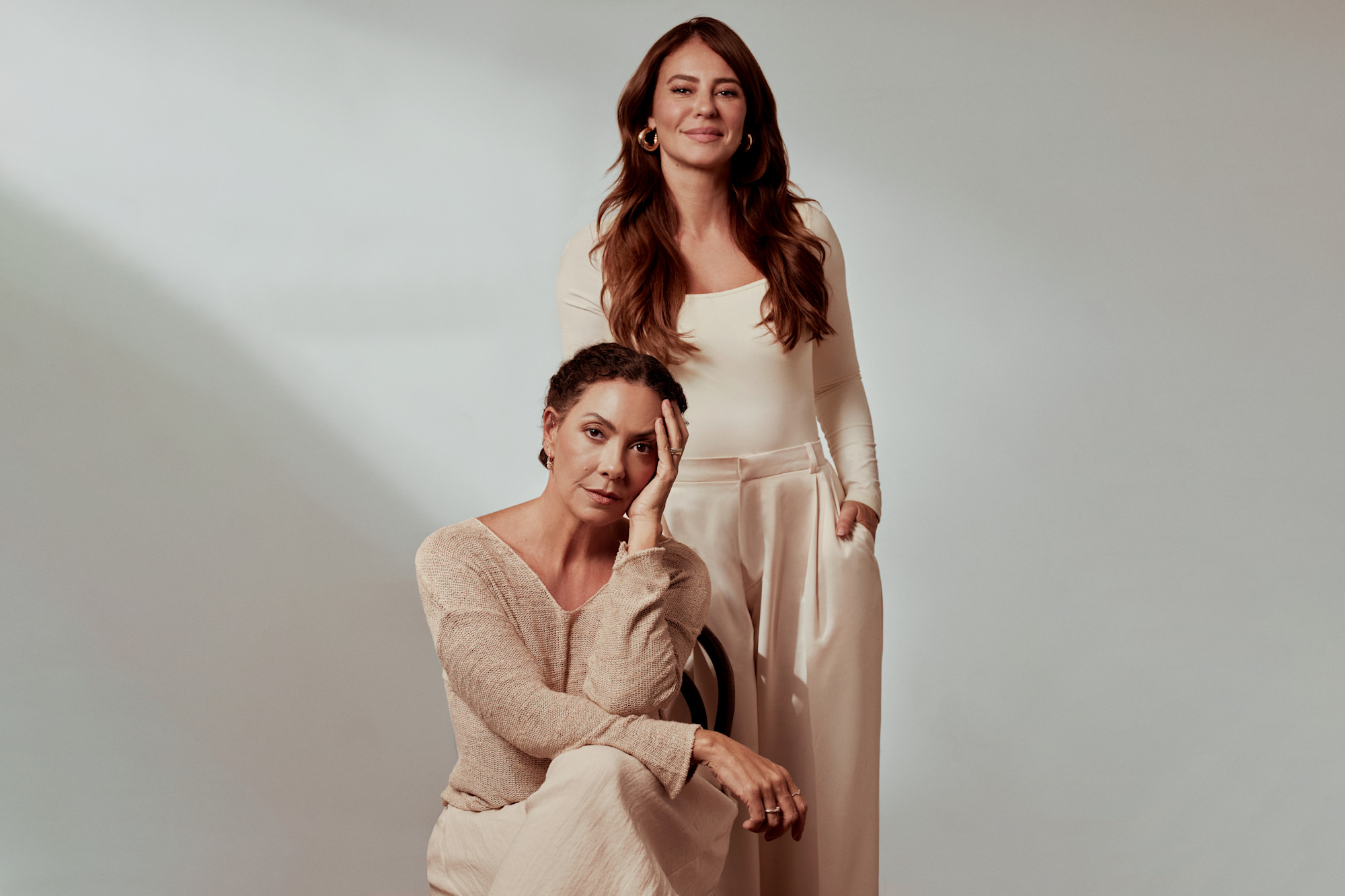Fabiula Nascimento e Paolla Oliveira em imagem promocional de Mãe Imperfeita, série da Netflix