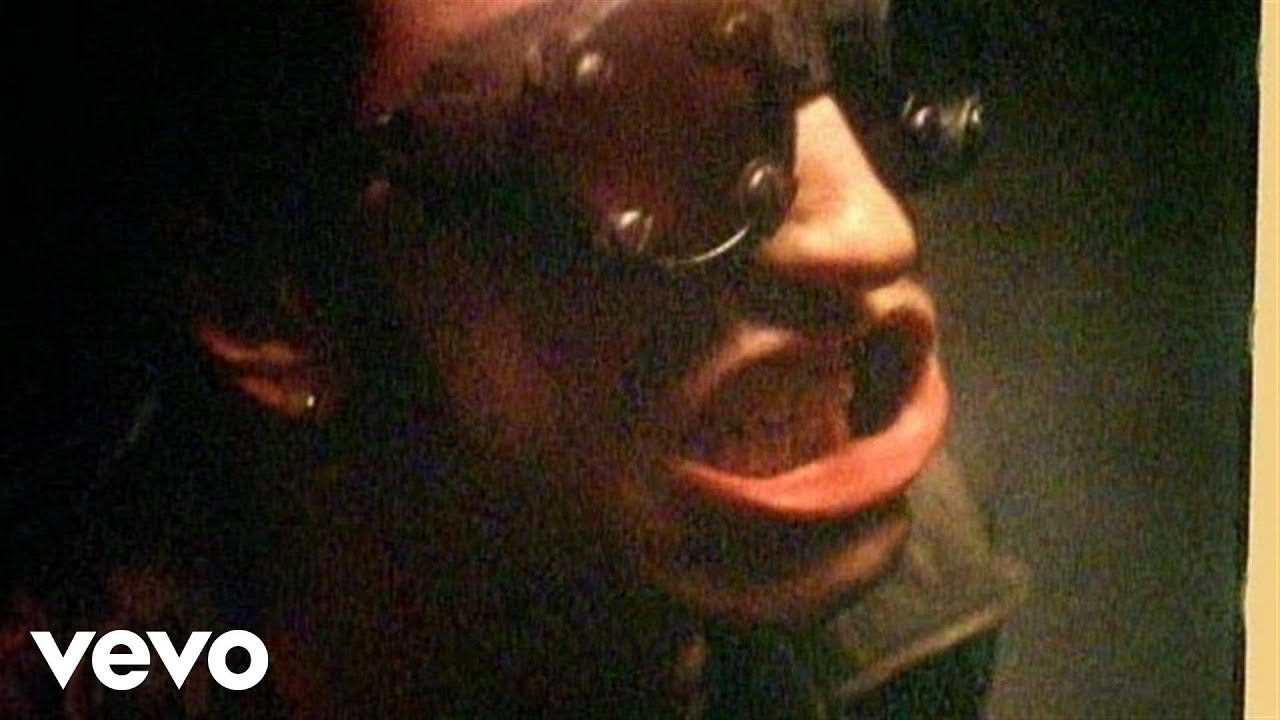 Cena do videoclipe Closer, do Nine Inch Nails, dirigido por Mark Romanek.