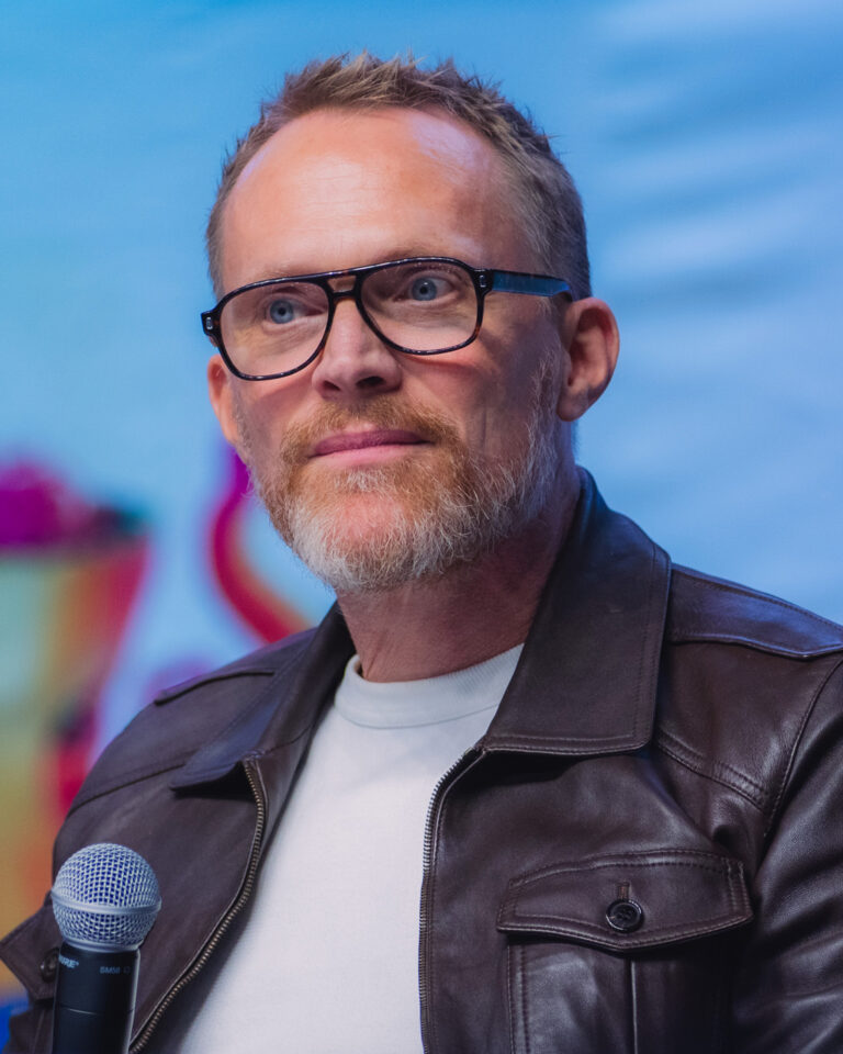 Paul Bettany, protagonista de VisionQuest, em evento em 2025