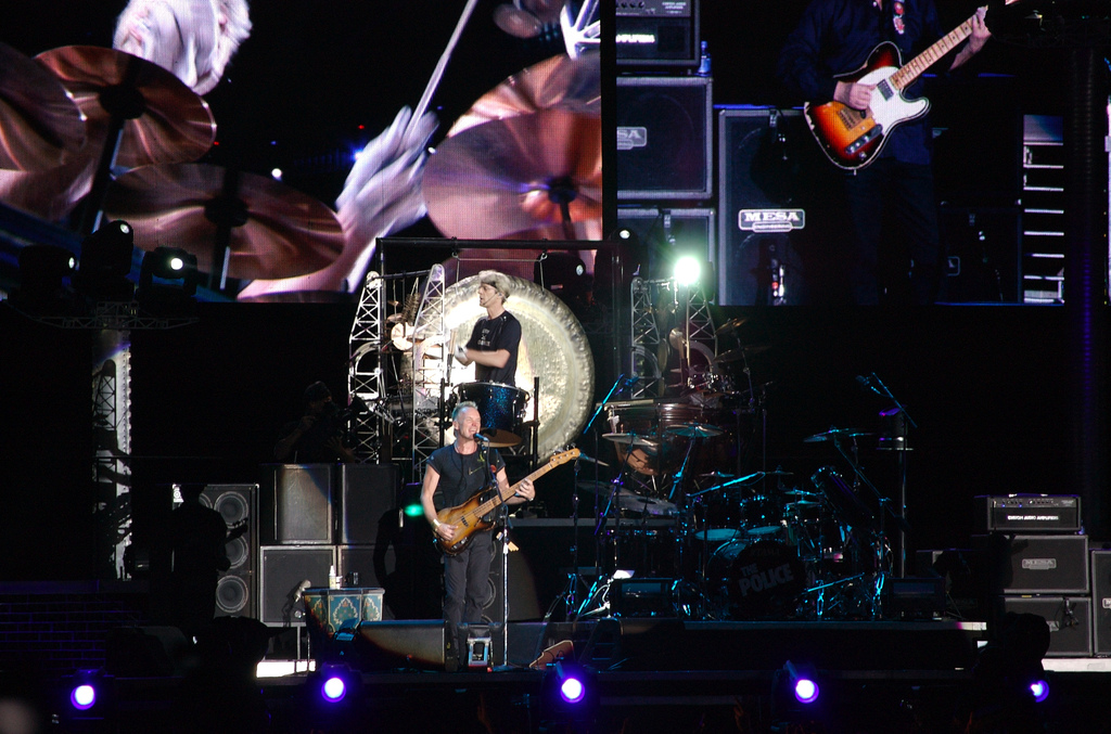 Stewart Copeland tocando bateria com The Police em Buenos Aires em 2007