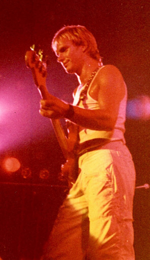 Sting tocando com The Police em Buenos Aires em dezembro de 1980