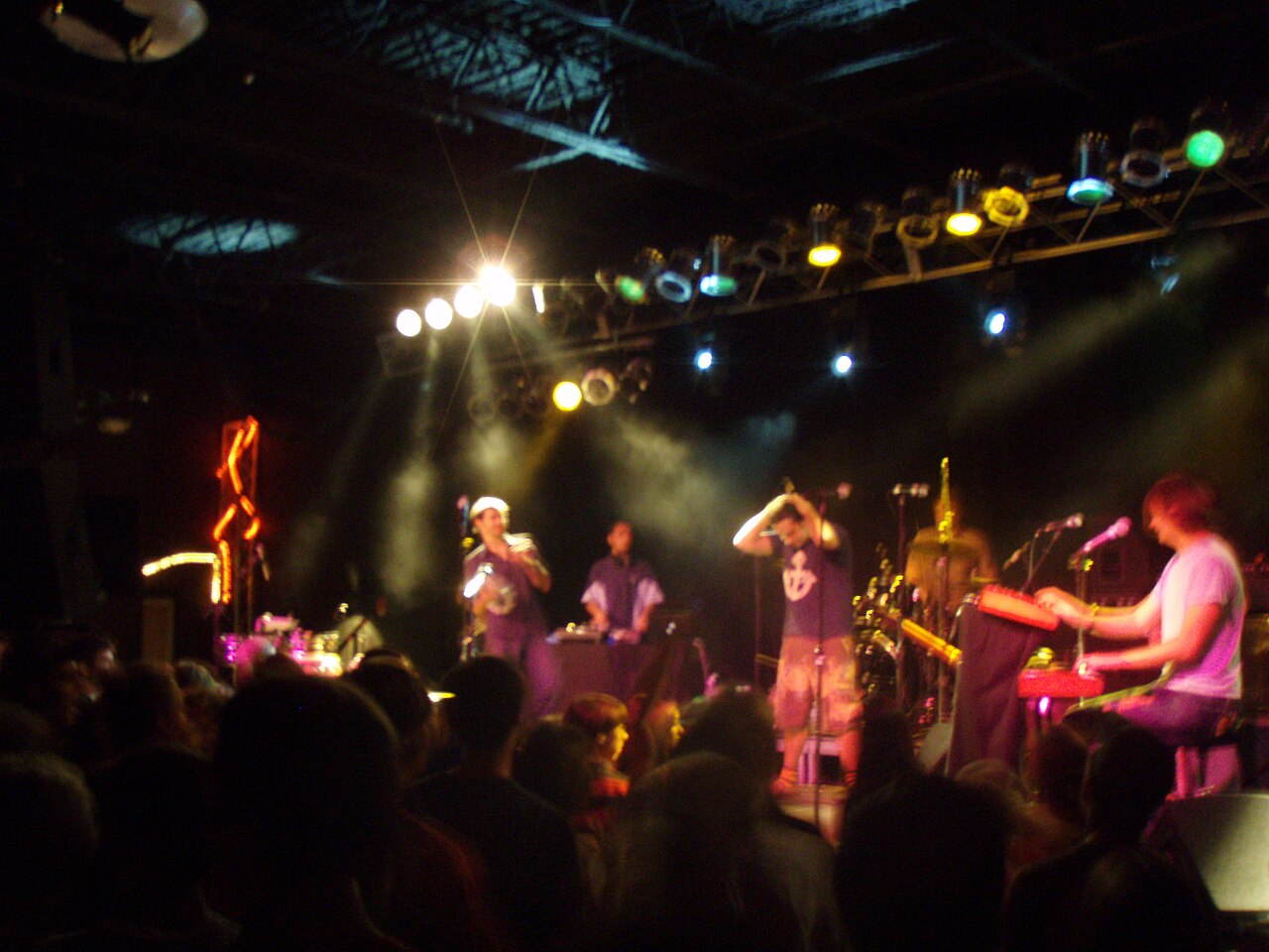 The Cat Empire em show