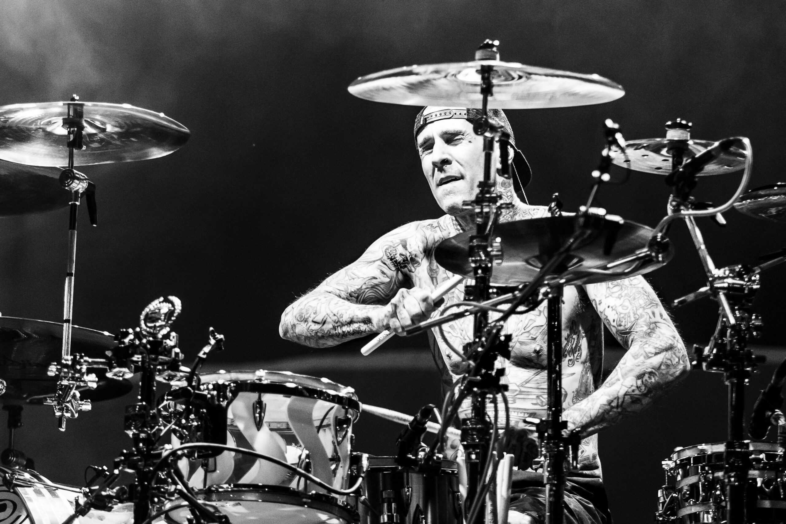 Travis Barker, baterista do Blink-182, durante show